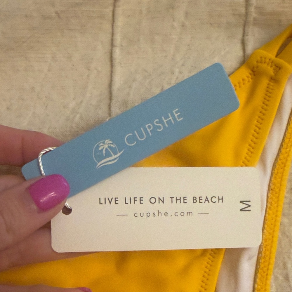 Cupshe Vibrant Yellow Bikini Set - Picture 3 of 6